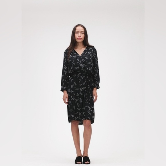 GAP Dresses & Skirts - Gap Midi Shirtdress in Black With White Floral Sz L